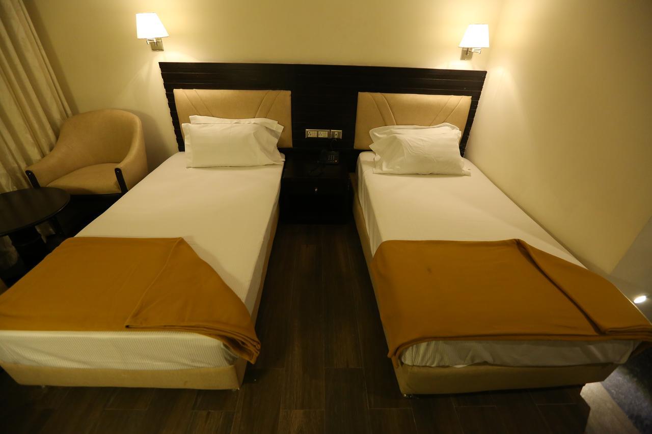 Hotel La Castle 钦奈 外观 照片